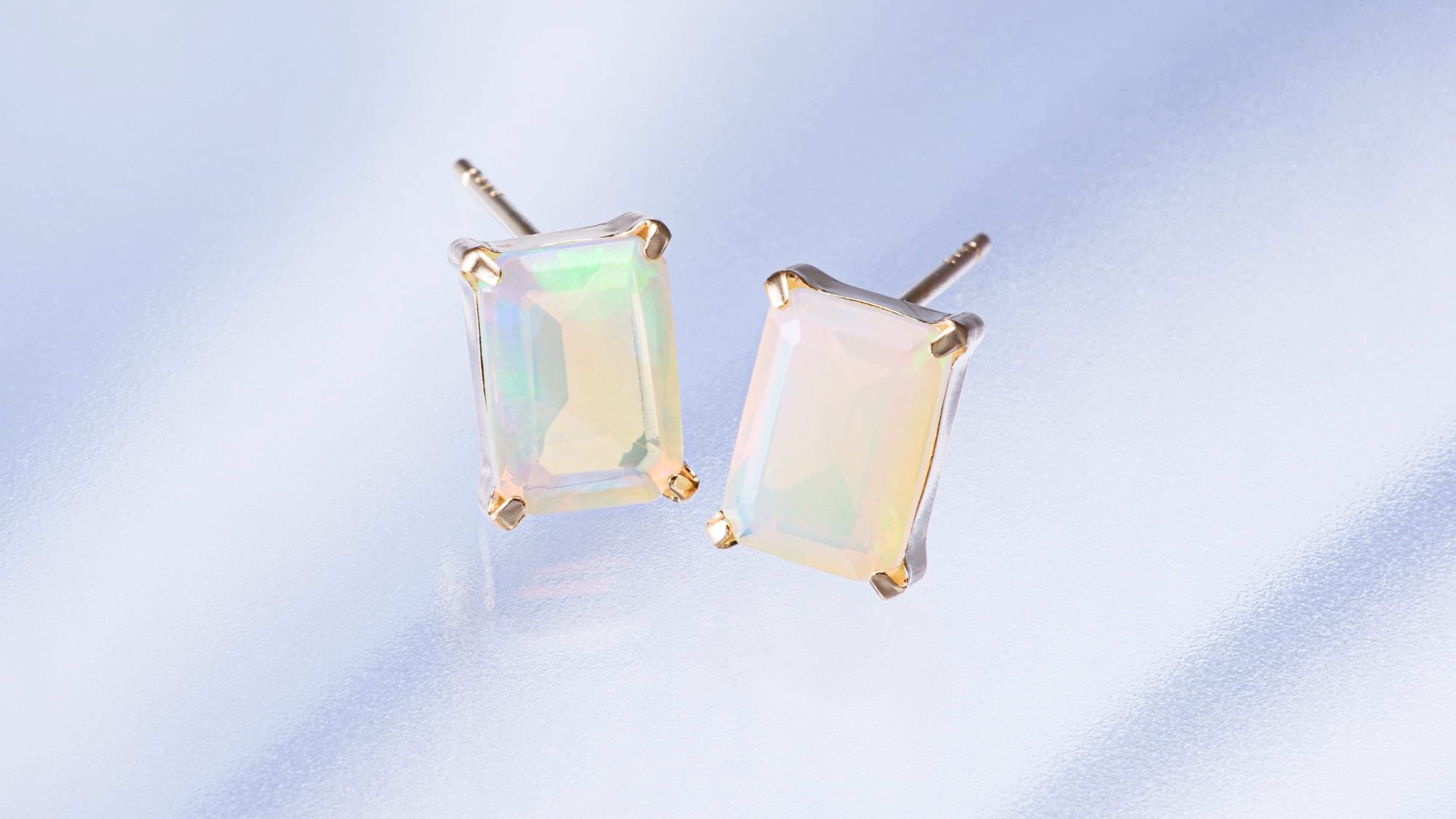 ピアス