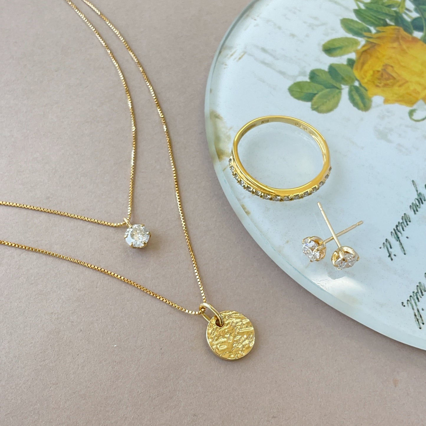 ダイヤひと粒ジュエリー 18金ペンダント0.3ct/ピアス2点セット0.6ct 、計0.9ct