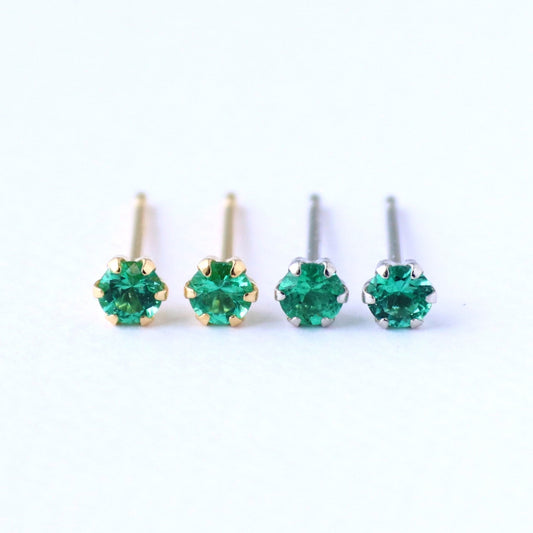 エメラルド　一粒ピアス　18金／プラチナ　送料無料　5月誕生石 プレゼントにも